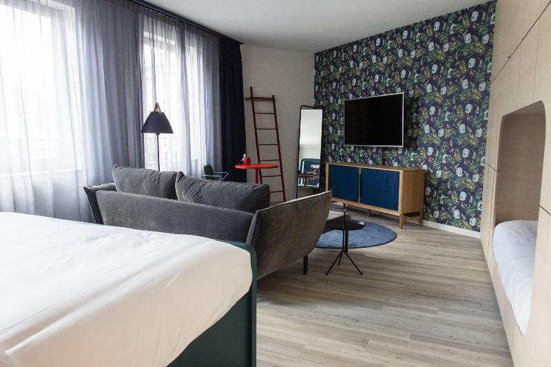 Qbic Brussels Hotel image