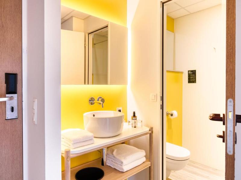 B&B HOTEL Brussels Centre Louise image