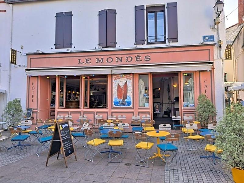 Le Mondes