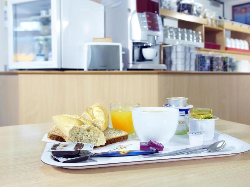 Hotel Première Classe Vannes image