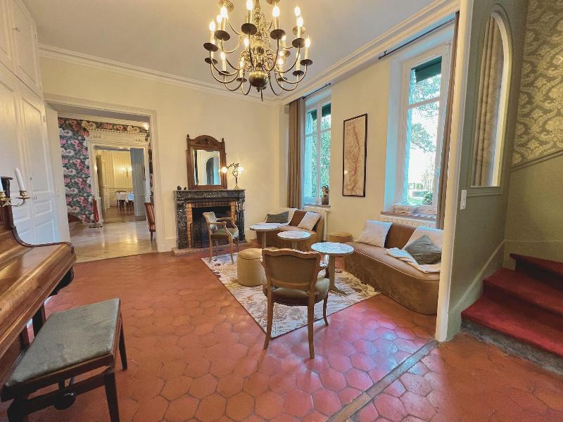 Chateau De Challanges image