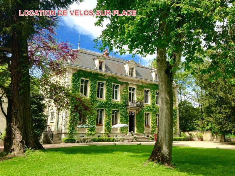 Chateau De Challanges image