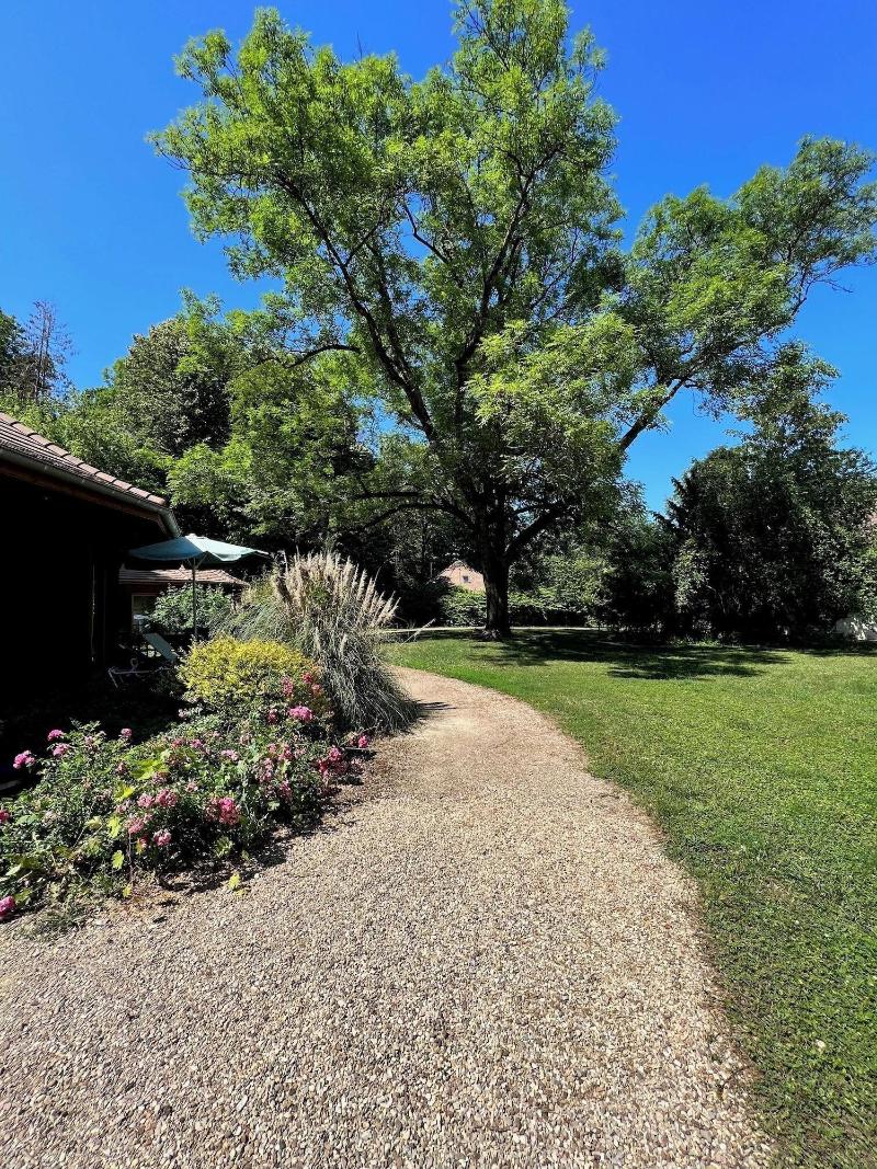 Chateau De Challanges image