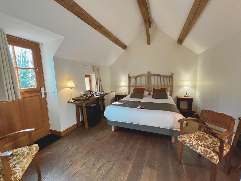 Chateau De Challanges image