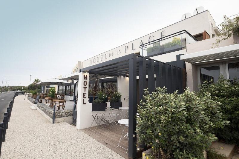 Hotel De La Plage image