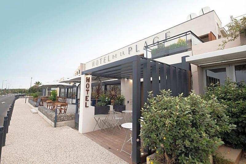 Hotel De La Plage image