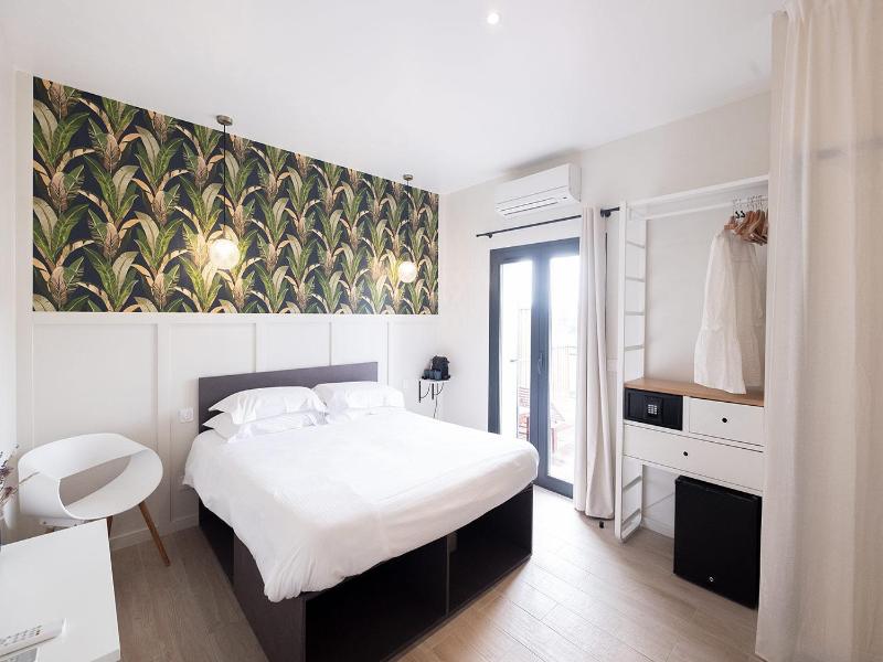 Hotel De La Plage image