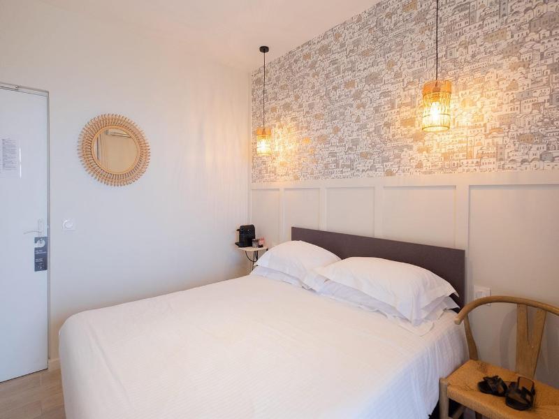 Hotel De La Plage image