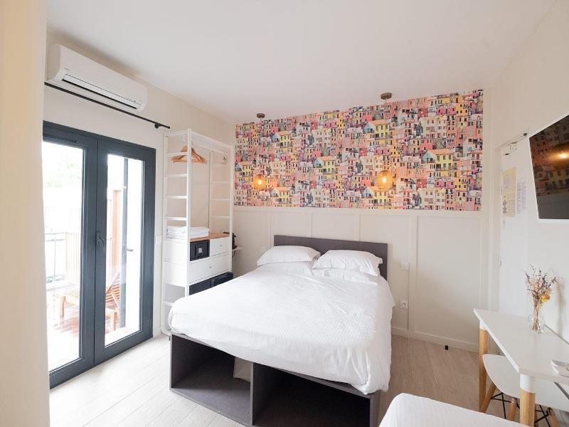 Hotel De La Plage image
