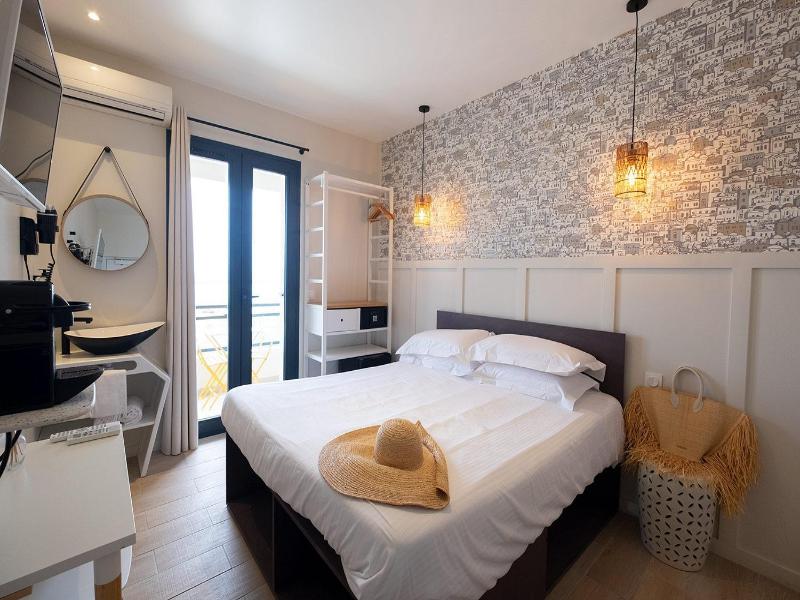 Hotel De La Plage image