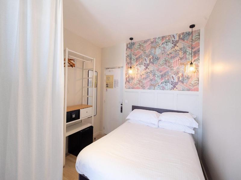 Hotel De La Plage image