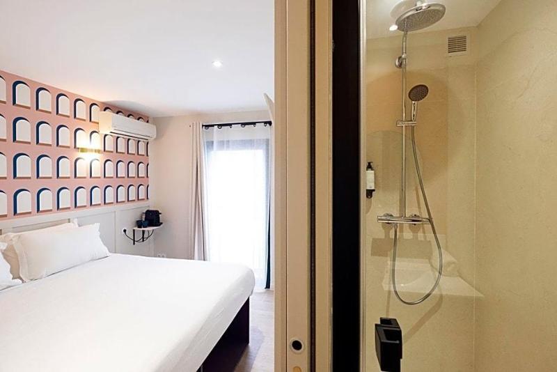 Hotel De La Plage image