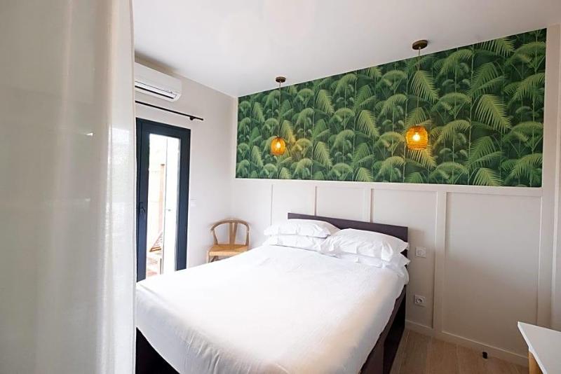 Hotel De La Plage image