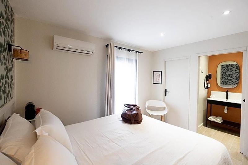 Hotel De La Plage image