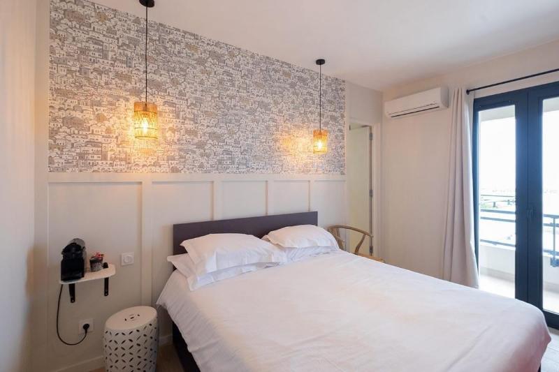 Hotel De La Plage image