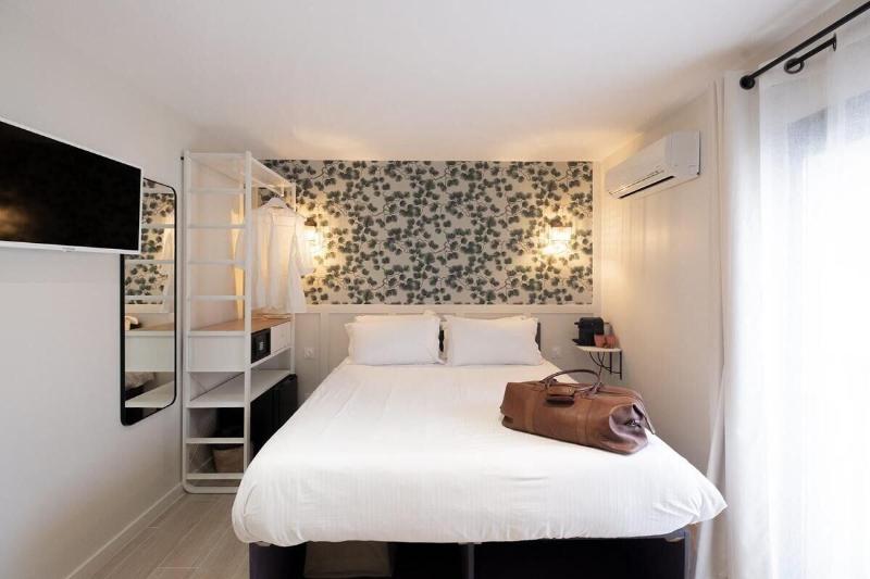 Hotel De La Plage image