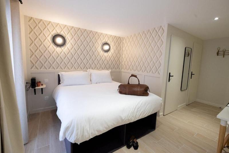 Hotel De La Plage image