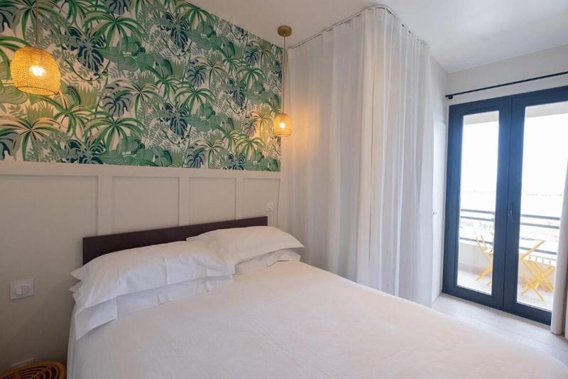 Hotel De La Plage image