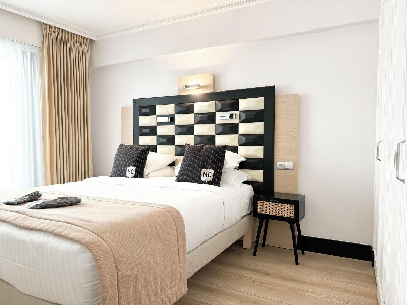 Hotel Victoria image