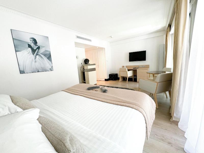 Hotel Victoria image