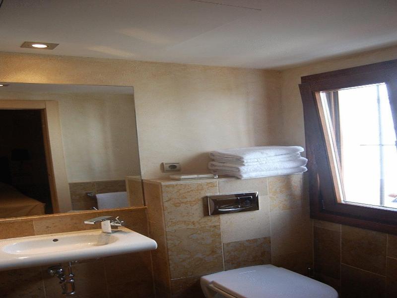 Room Tarifa image