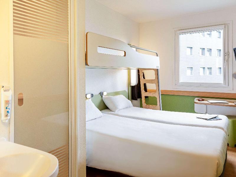 Ibis Budget Oviedo image