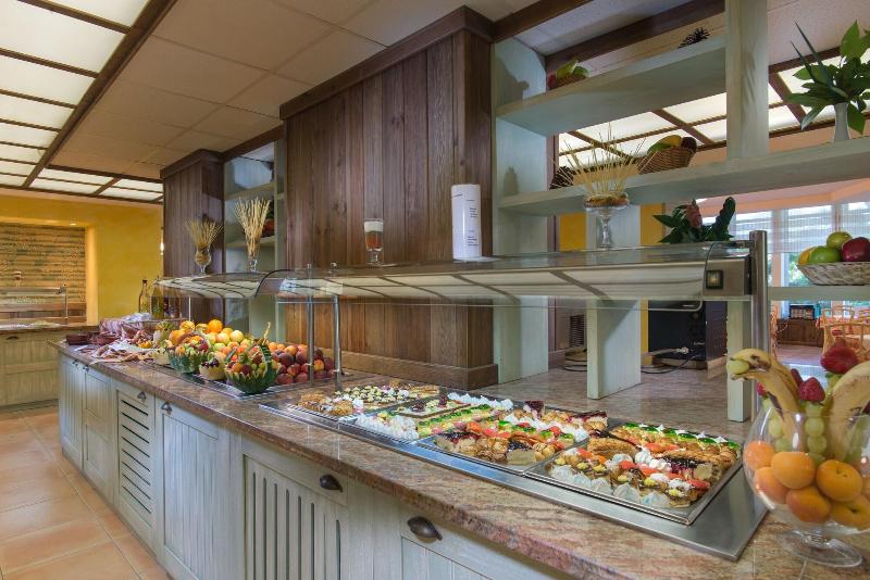 Hotel Globus - Half Board image