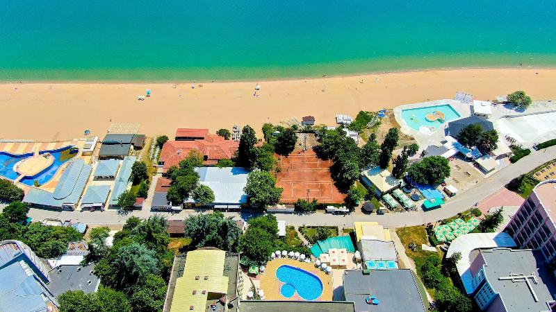 Palm Beach Hotel- All Inclusive — exterior view