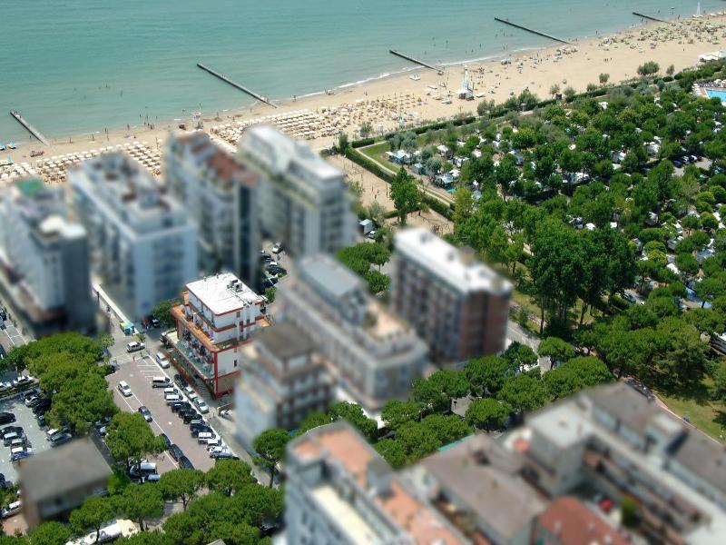 Hotel Midi — general view