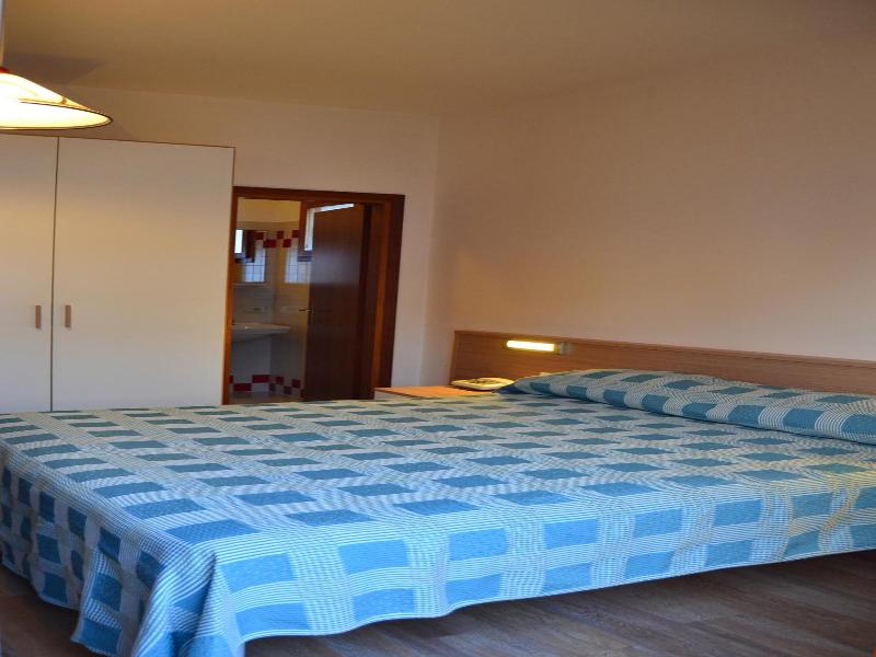 Hotel Midi image