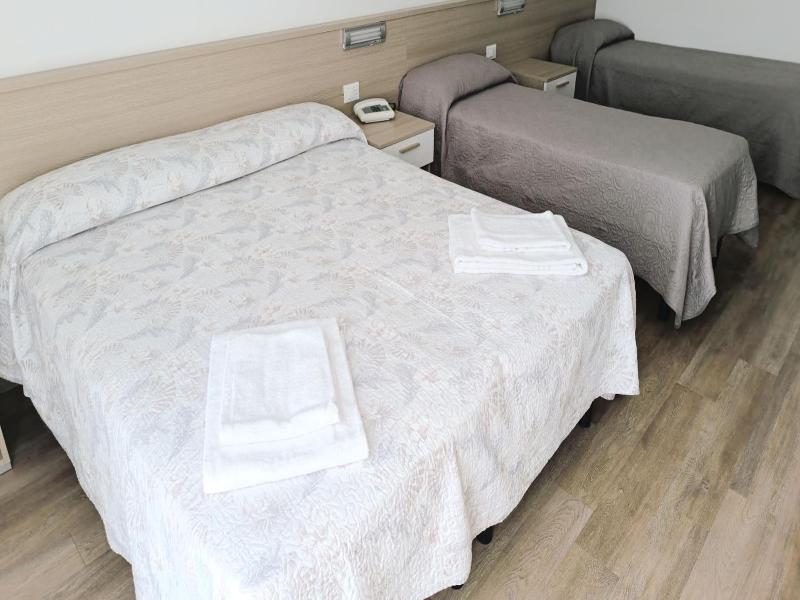 Hotel Midi image