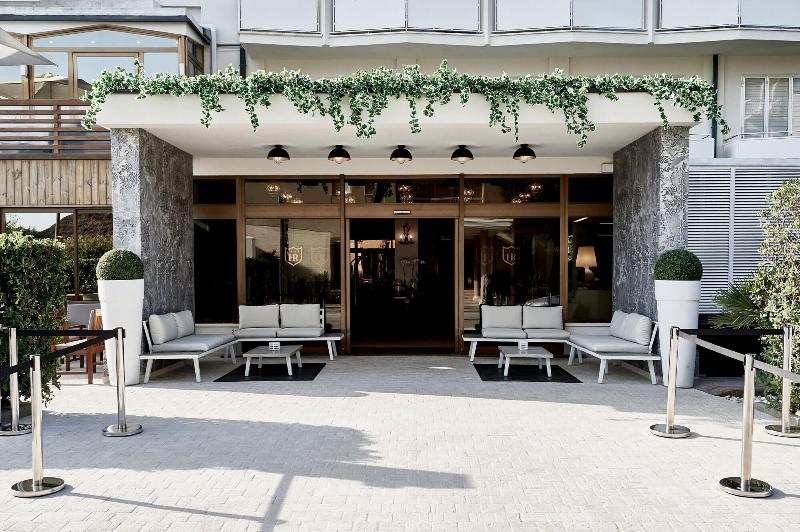 Rouge Hotel International image