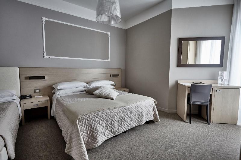 Rouge Hotel International image