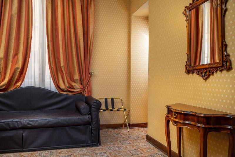 Hotel Oceania - Image 7