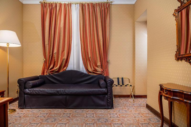 Hotel Oceania - Image 8