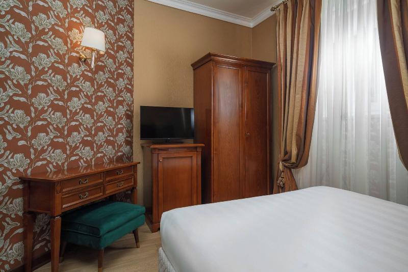 Hotel Oceania - Image 10