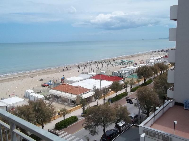 Hotel Italia image