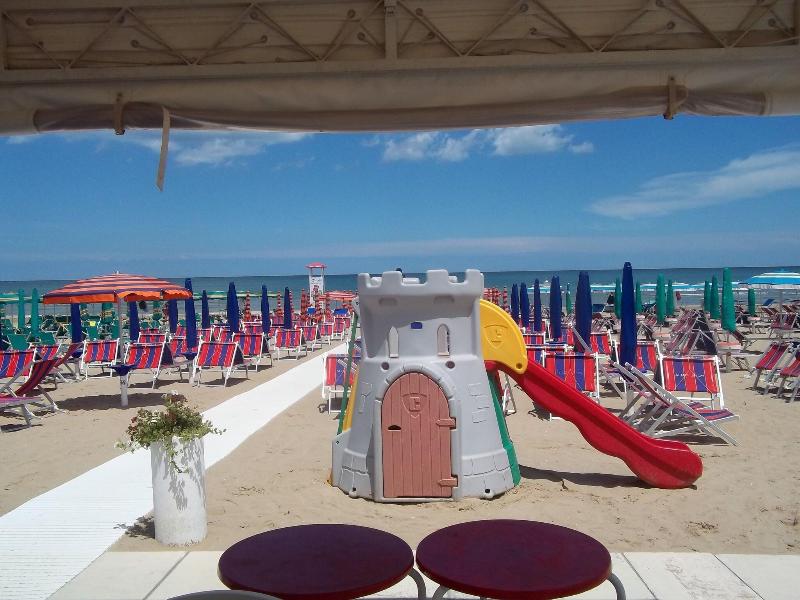 Hotel Italia image