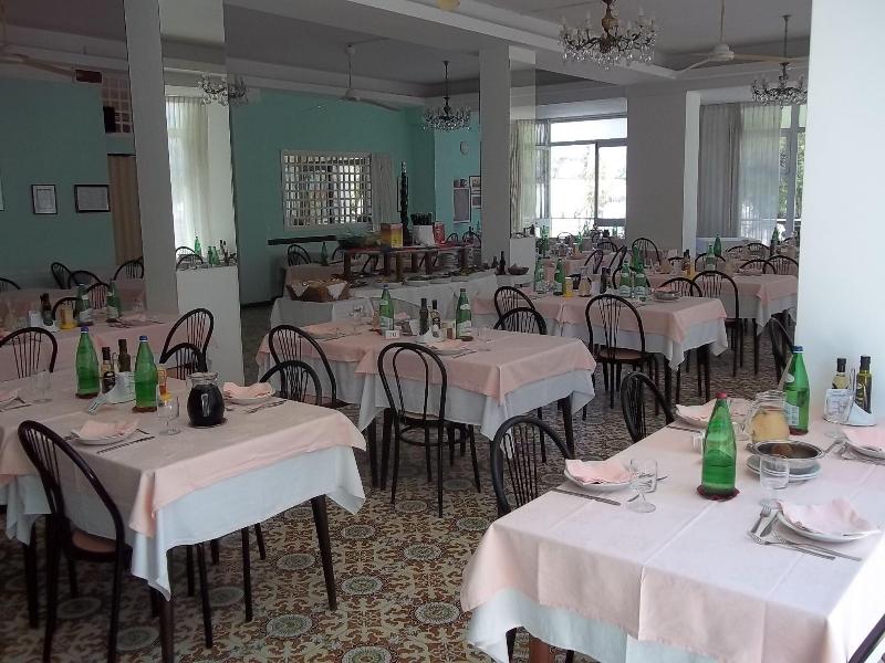 Hotel Italia image