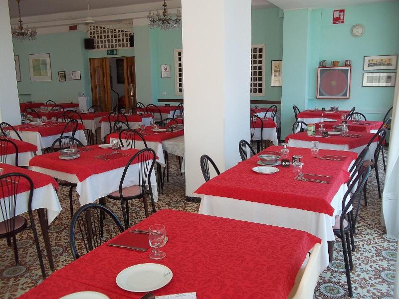 Hotel Italia image