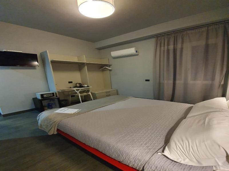 Alma Hotel image