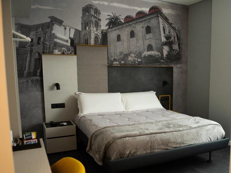 Alma Hotel image