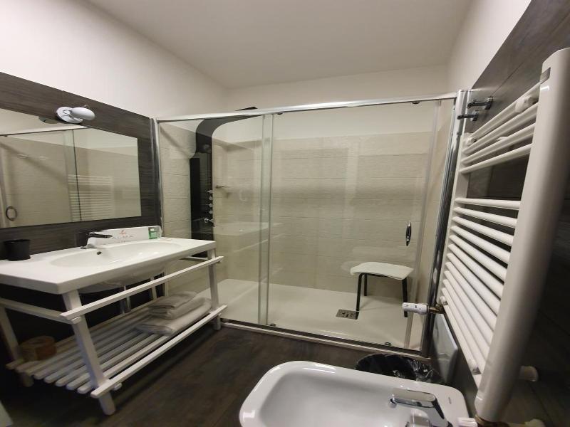 Alma Hotel image