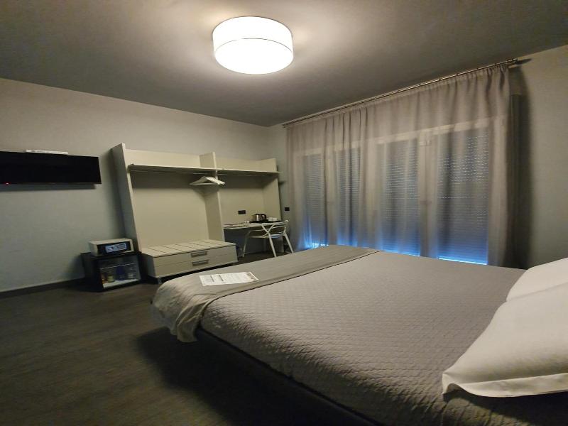 Alma Hotel image