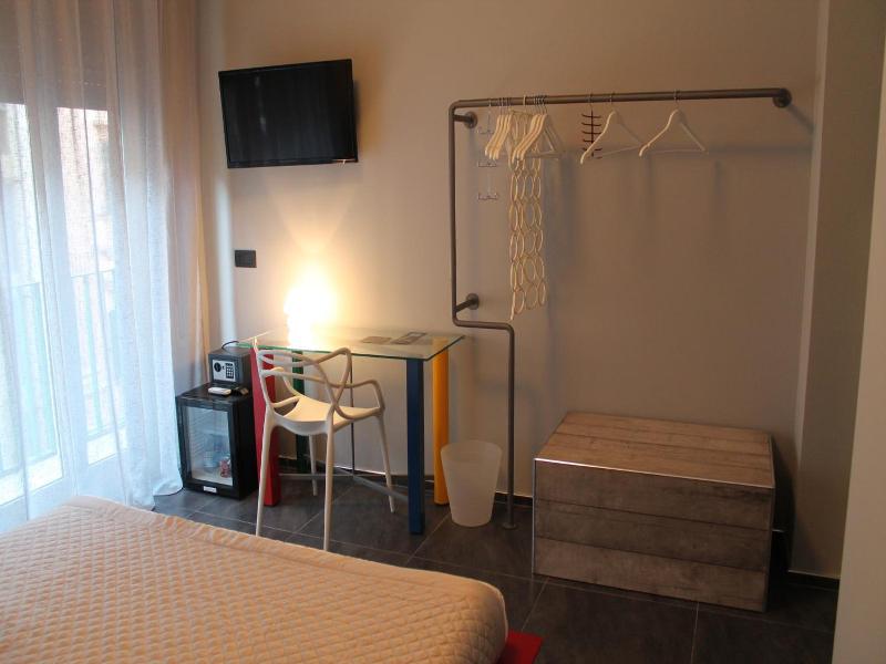 Alma Hotel image