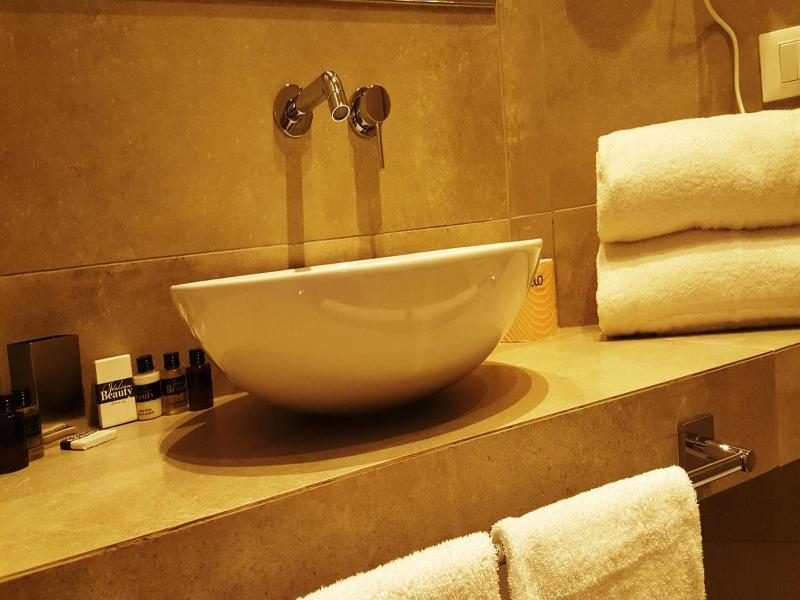 Alma Hotel image