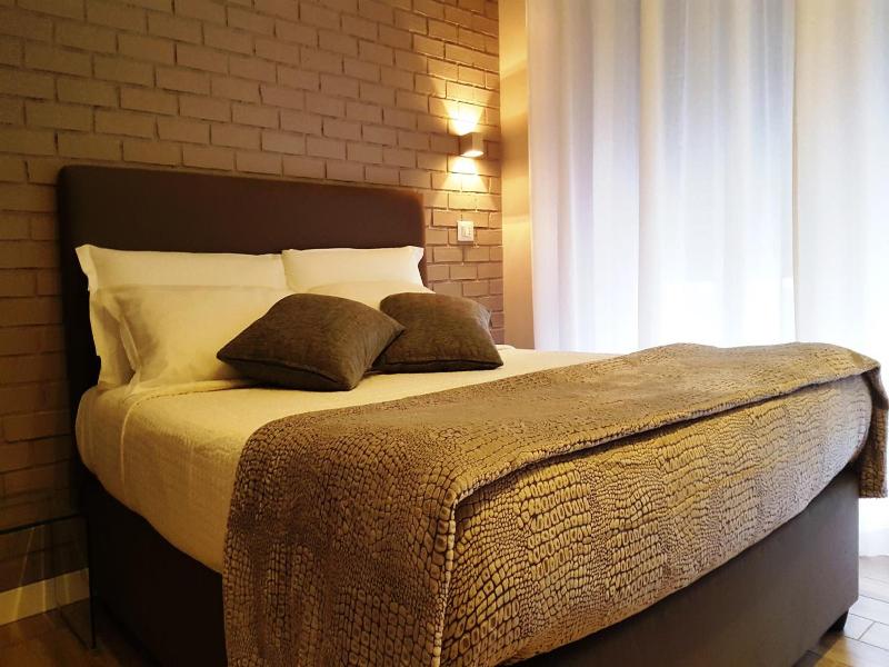 Alma Hotel image