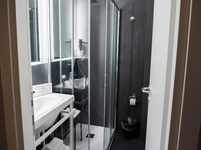 Alma Hotel image