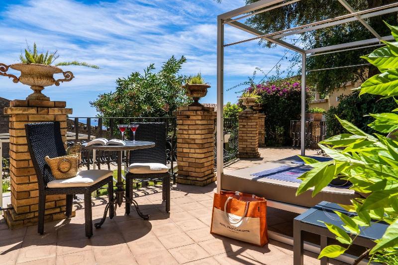 Villa Carlotta image
