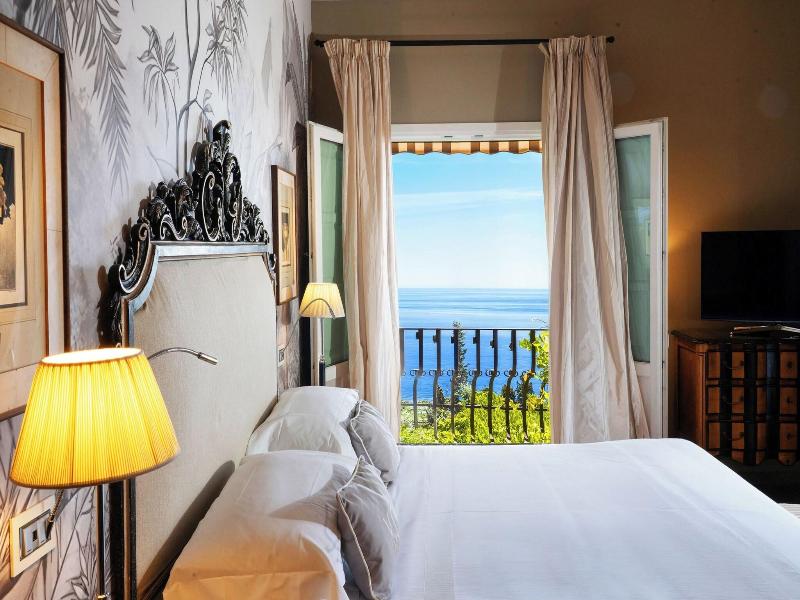 Villa Carlotta image